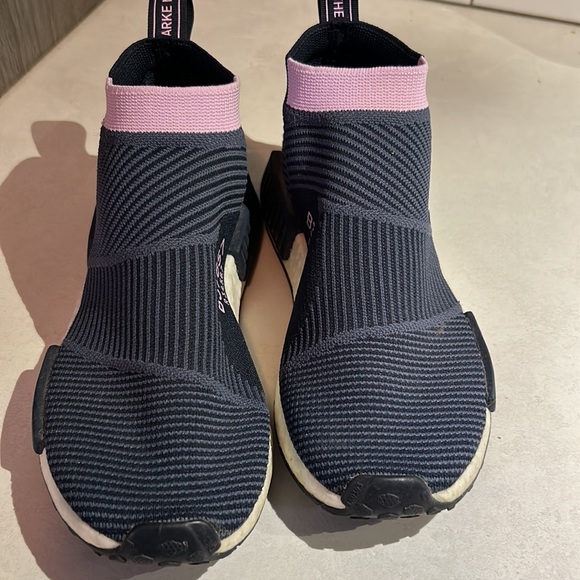 Ladies Adidas Running Shoes - Picture 2 of 3